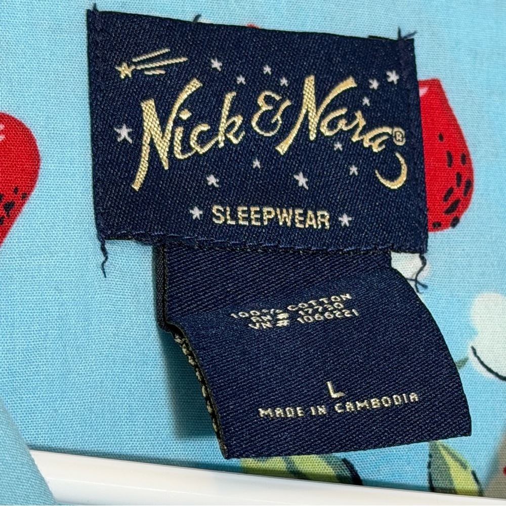 NICK & NORA SLEEPWEAR Vintage Strawberry Kisses Button Down Sleep Shirt | Size L - Picture 4 of 4